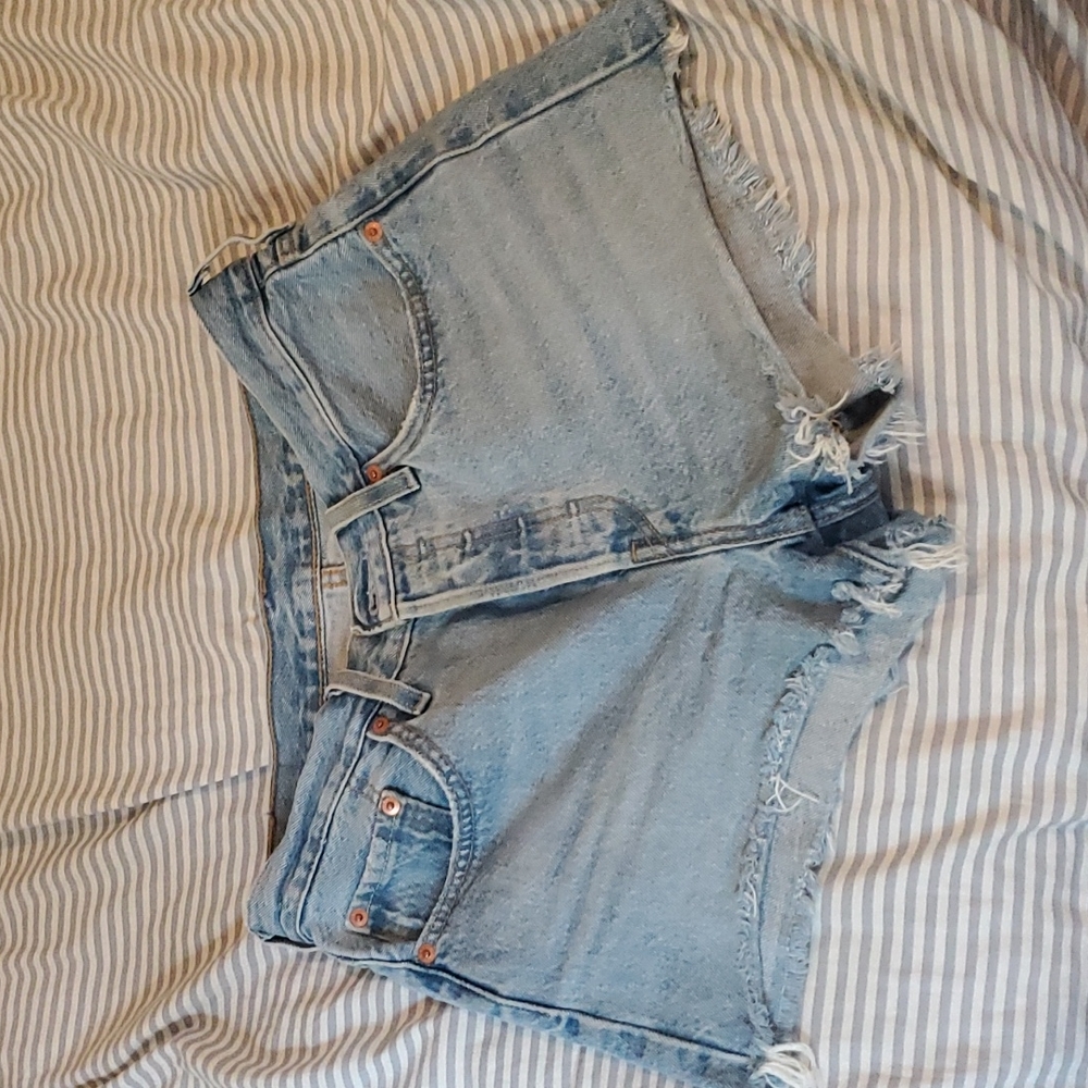 Levis 501 shorts, light wash